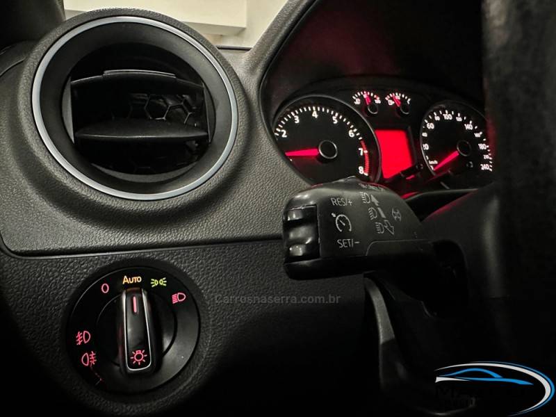VOLKSWAGEN - VOYAGE - 2015/2015 - Branca - R$ 57.900,00