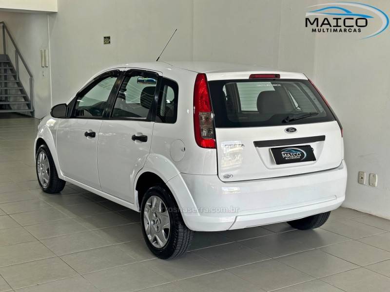 FORD - FIESTA - 2011/2012 - Branca - R$ 38.900,00