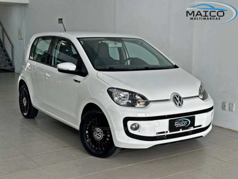 VOLKSWAGEN - UP - 2015/2016 - Branca - R$ 48.900,00
