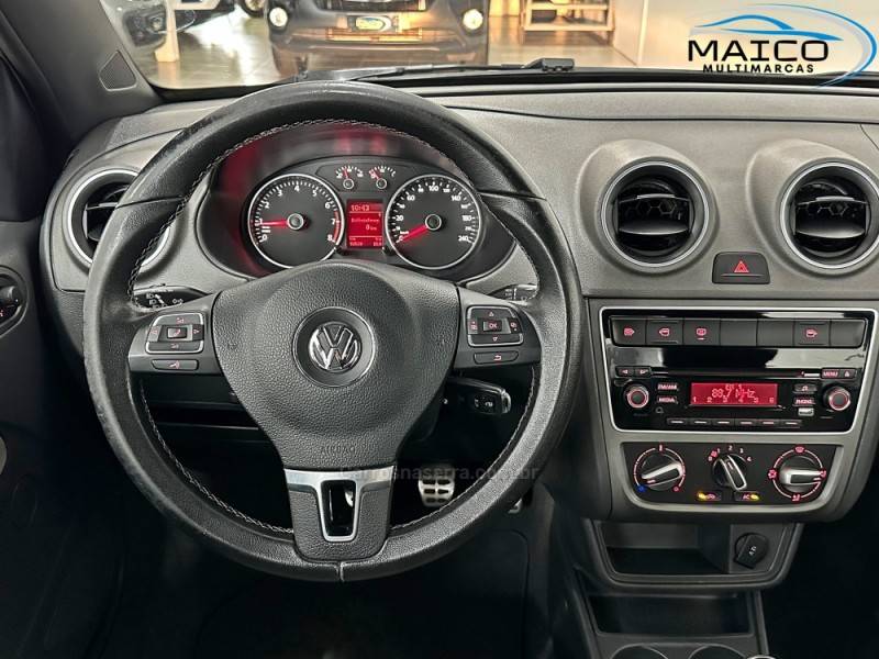 VOLKSWAGEN - VOYAGE - 2015/2015 - Branca - R$ 57.900,00