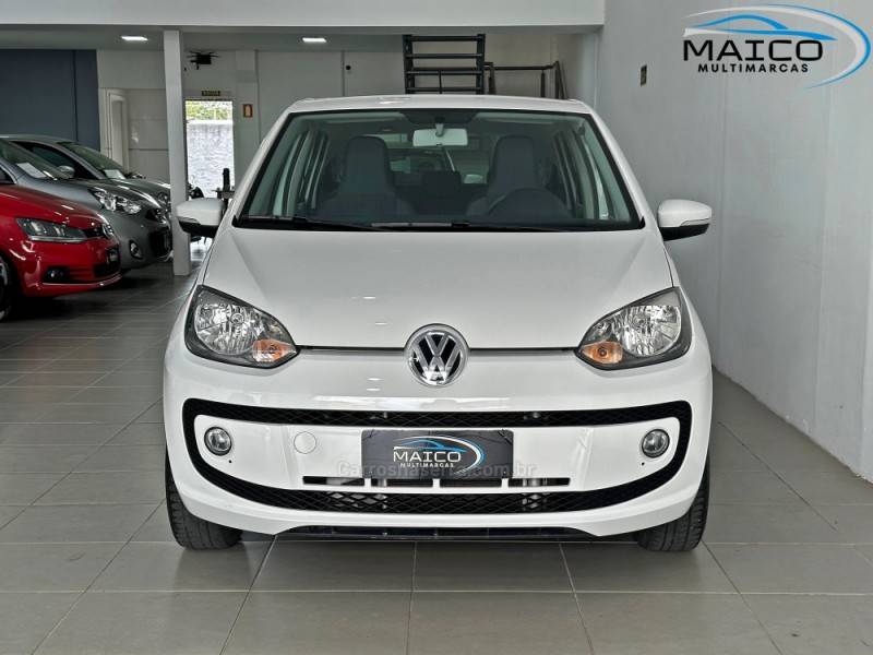 VOLKSWAGEN - UP - 2015/2016 - Branca - R$ 48.900,00