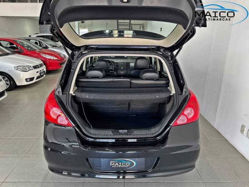 NISSAN - TIIDA - 2012/2013 - Preta - R$ 46.900,00