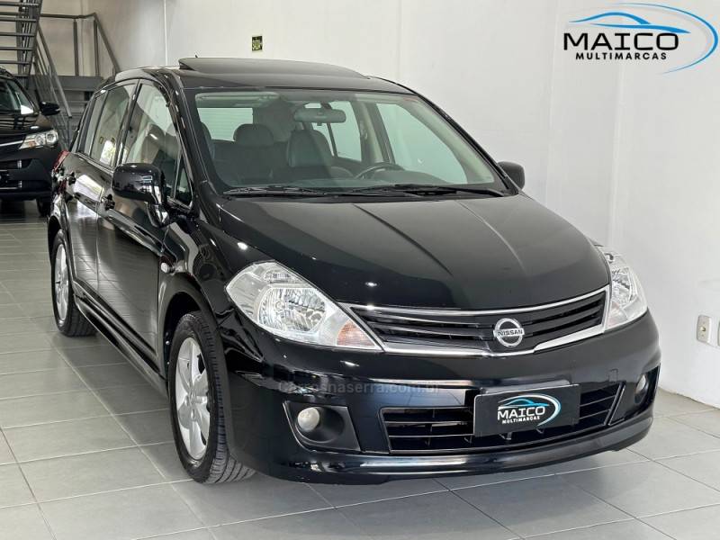 NISSAN - TIIDA - 2012/2013 - Preta - R$ 46.900,00