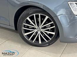 VOLKSWAGEN - JETTA - 2012/2012 - Cinza - R$ 74.900,00