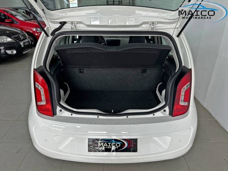 VOLKSWAGEN - UP - 2015/2016 - Branca - R$ 48.900,00