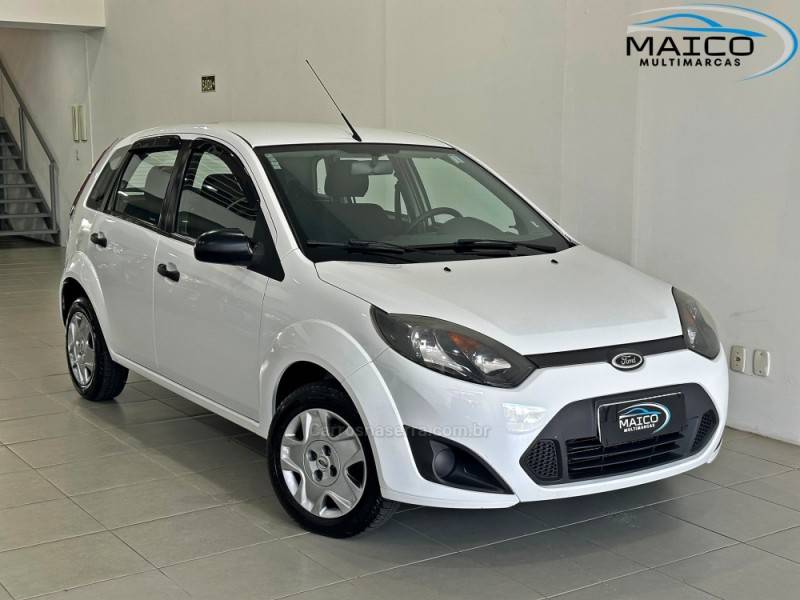 FORD - FIESTA - 2011/2012 - Branca - R$ 38.900,00