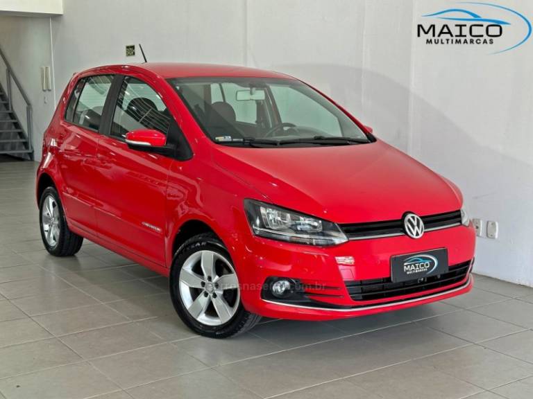VOLKSWAGEN - FOX - 2017/2017 - Vermelha - R$ 52.900,00