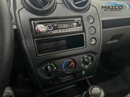 FORD - FIESTA - 2011/2012 - Branca - R$ 38.900,00