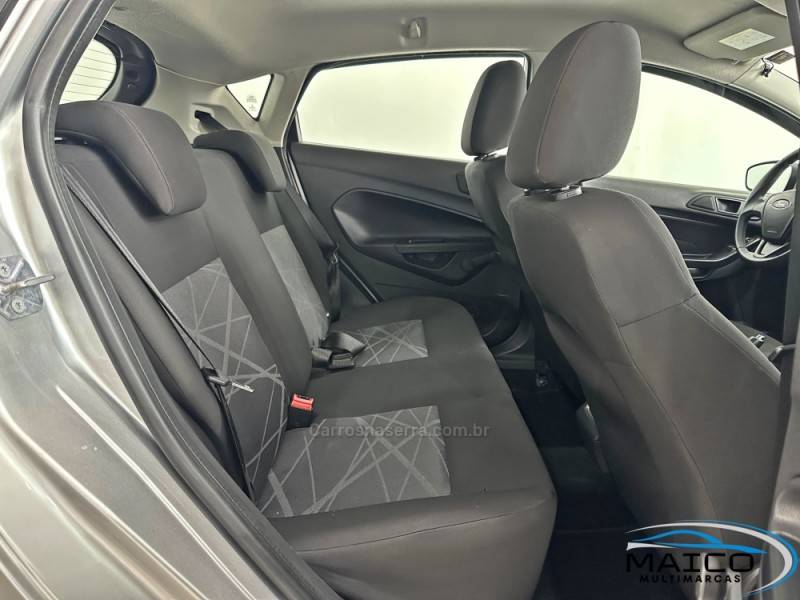 FORD - FIESTA - 2013/2014 - Prata - R$ 46.900,00