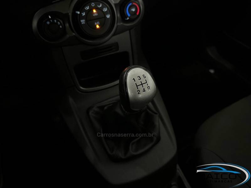 FORD - FIESTA - 2013/2014 - Prata - R$ 46.900,00