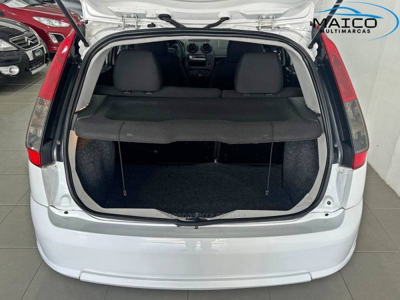 FORD - FIESTA - 2011/2012 - Branca - R$ 38.900,00