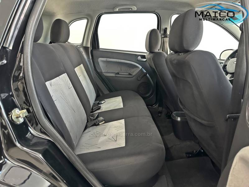 FORD - FIESTA - 2009/2010 - Preta - R$ 32.900,00
