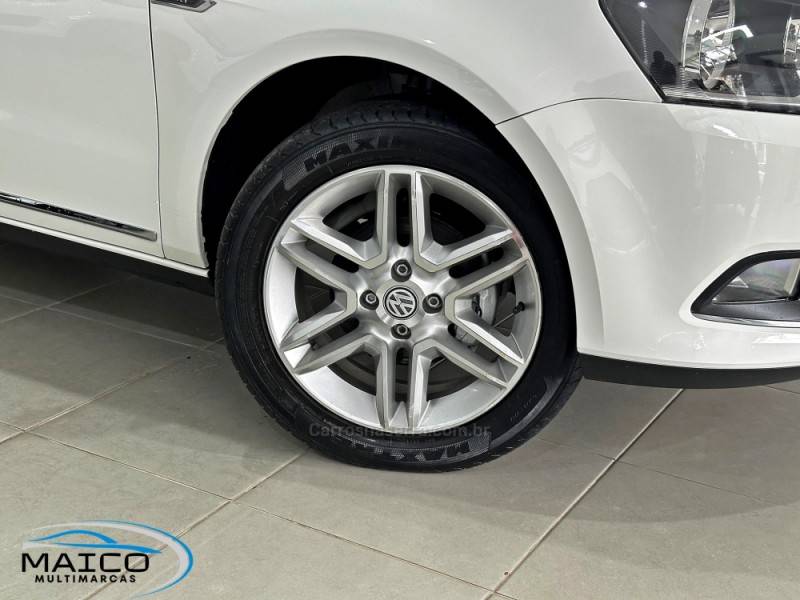VOLKSWAGEN - VOYAGE - 2015/2015 - Branca - R$ 57.900,00