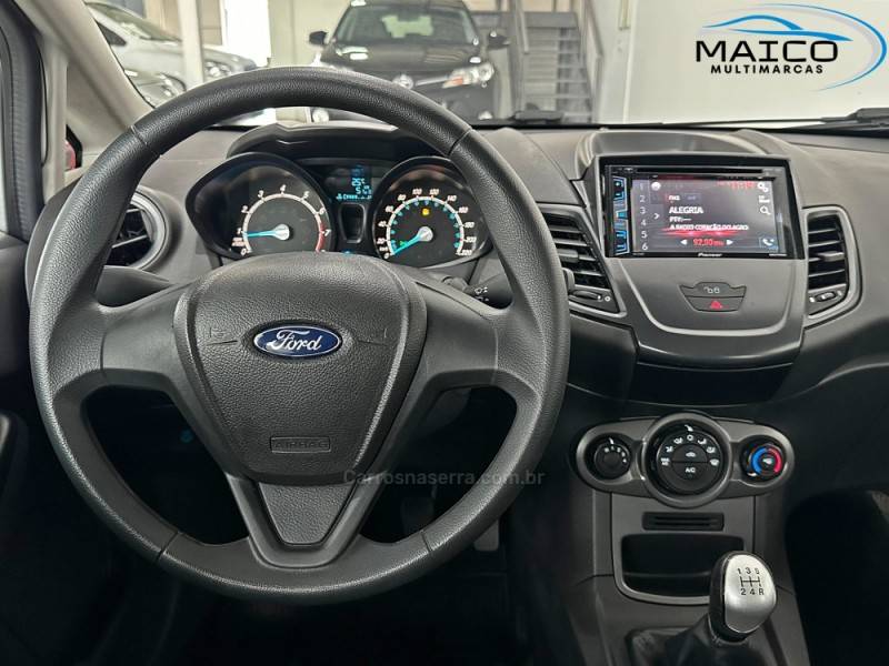 FORD - FIESTA - 2013/2014 - Prata - R$ 46.900,00