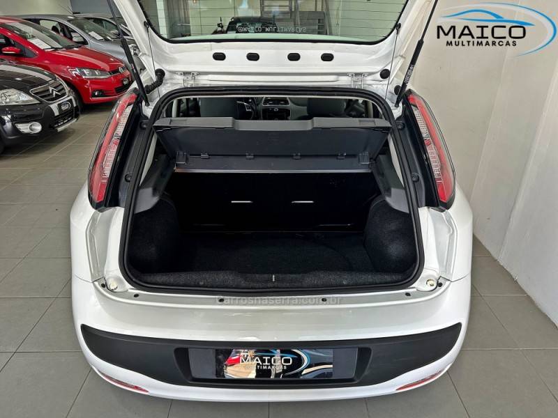 FIAT - PUNTO - 2015/2016 - Branca - R$ 51.900,00