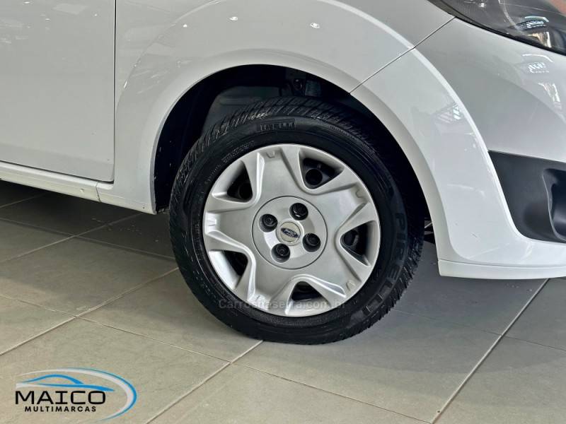 FORD - FIESTA - 2011/2012 - Branca - R$ 38.900,00