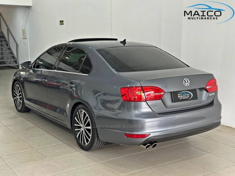 VOLKSWAGEN - JETTA - 2012/2012 - Cinza - R$ 74.900,00