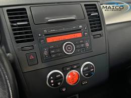 NISSAN - TIIDA - 2012/2013 - Preta - R$ 46.900,00