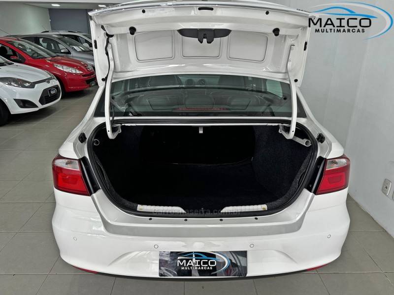 VOLKSWAGEN - VOYAGE - 2015/2015 - Branca - R$ 57.900,00
