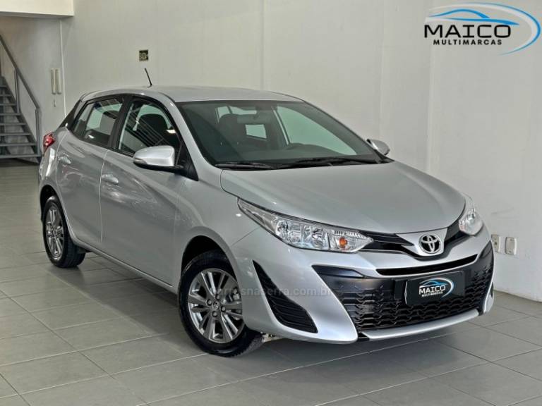TOYOTA - YARIS - 2020/2021 - Prata - R$ 85.900,00