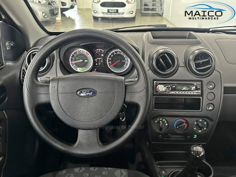 FORD - FIESTA - 2011/2012 - Branca - R$ 38.900,00