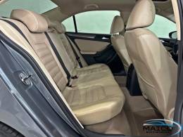 VOLKSWAGEN - JETTA - 2012/2012 - Cinza - R$ 74.900,00