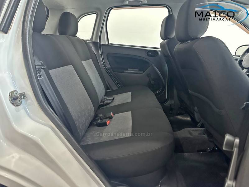FORD - FIESTA - 2011/2012 - Branca - R$ 38.900,00