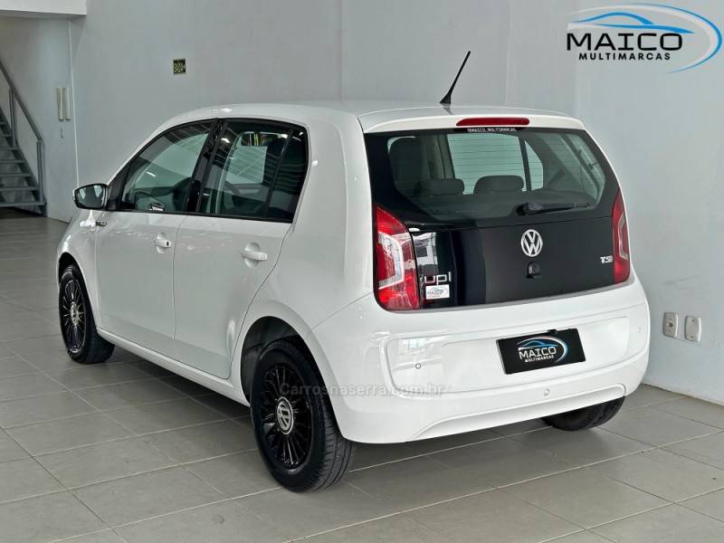 VOLKSWAGEN - UP - 2015/2016 - Branca - R$ 48.900,00