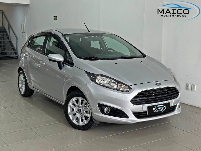FORD - FIESTA - 2013/2014 - Prata - R$ 46.900,00