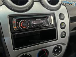 FORD - FIESTA - 2009/2010 - Preta - R$ 32.900,00