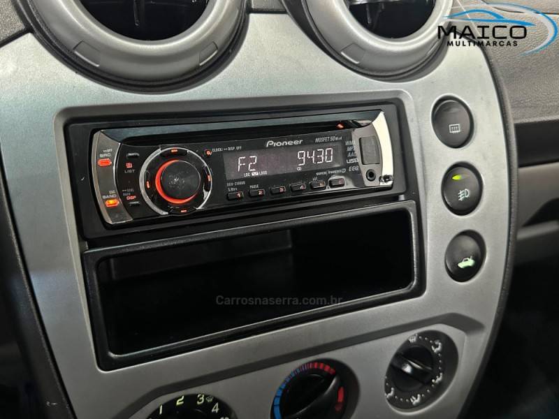 FORD - FIESTA - 2009/2010 - Preta - R$ 32.900,00