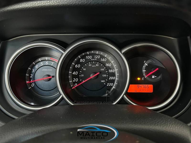 NISSAN - TIIDA - 2012/2013 - Preta - R$ 46.900,00