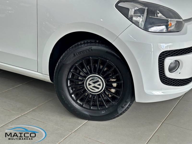 VOLKSWAGEN - UP - 2015/2016 - Branca - R$ 48.900,00